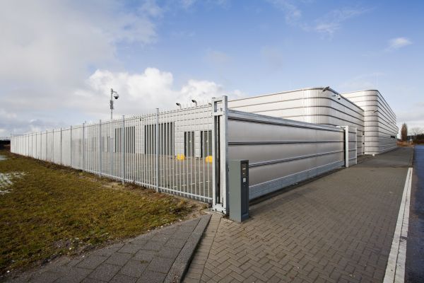 Commercial Fence Finishing